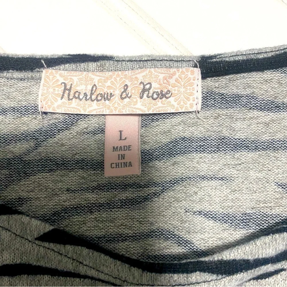 Harlow & Rose Women’s Blouse Zebra Print Size Large NWOT - Picture 7 of 8